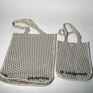 lululemon athletica holiday shoppers shopping bag set small and large